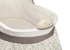 Delta Children Olive Leaf (294) Deluxe Sweet Beginnings Bassinet, Detail c2c