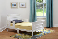 Delta Children White (100) Classic Toddler Bed in Setting b1b