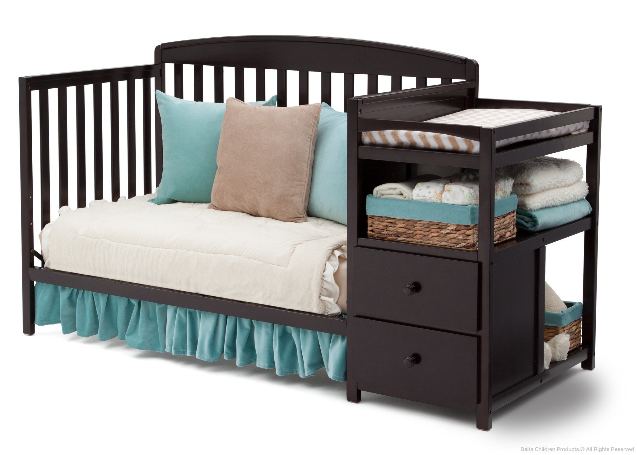 Royal Crib N Changer deltaplayground