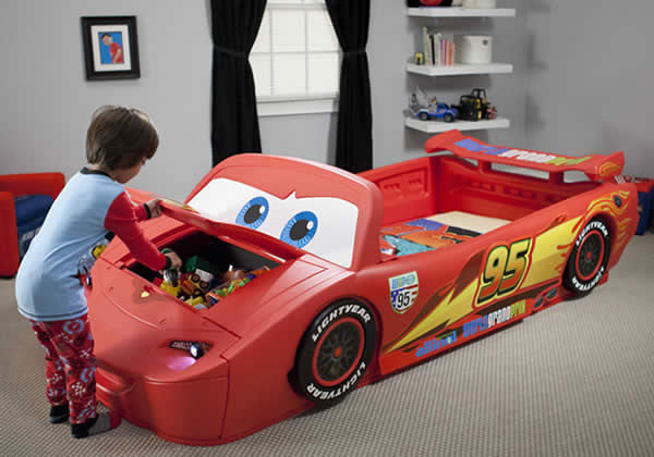 Lightning mcqueen convertible deals bed